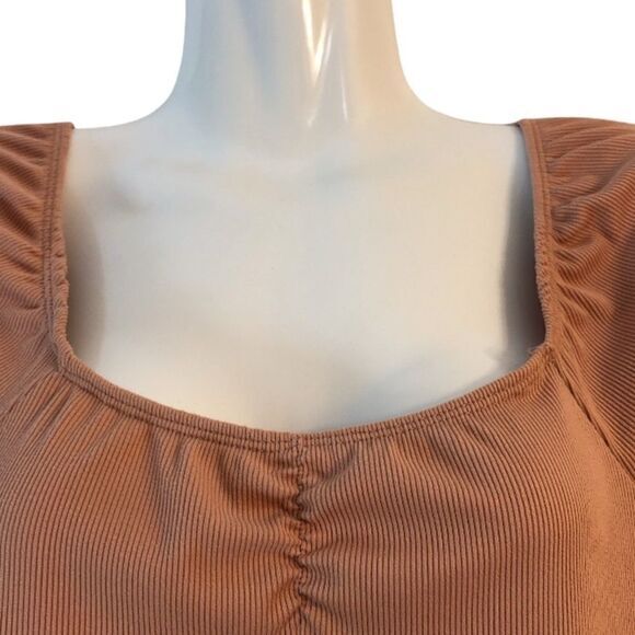 NO COMMENT top Size M puff sleeve accented bust lightly ribbed mauve NWT - Picture 2 of 6